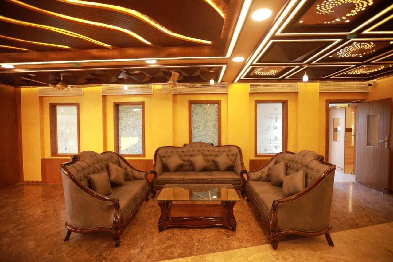 Sree Bharat Residency Alāndurai Exterior foto