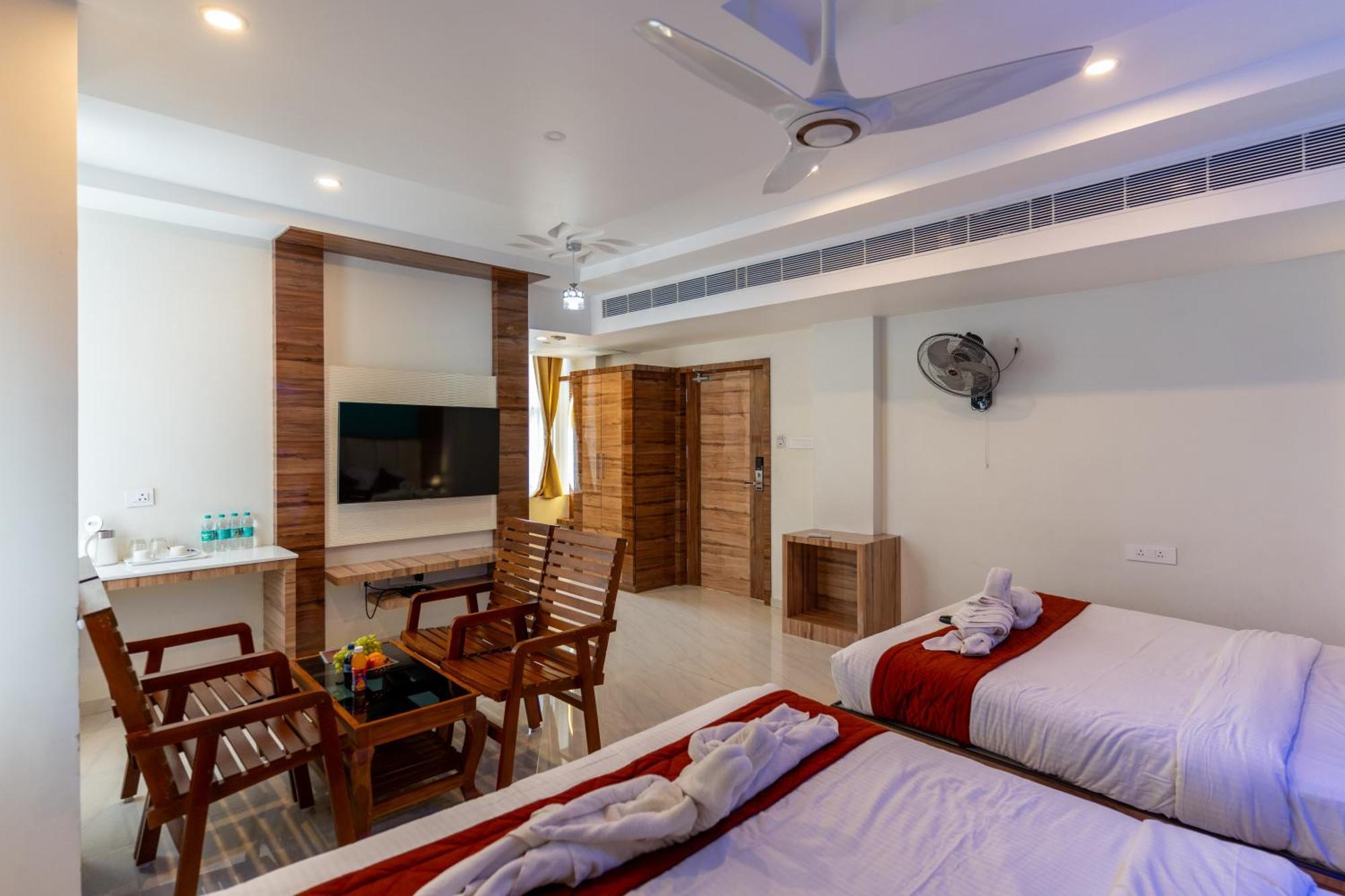 Sree Bharat Residency Alāndurai Exterior foto