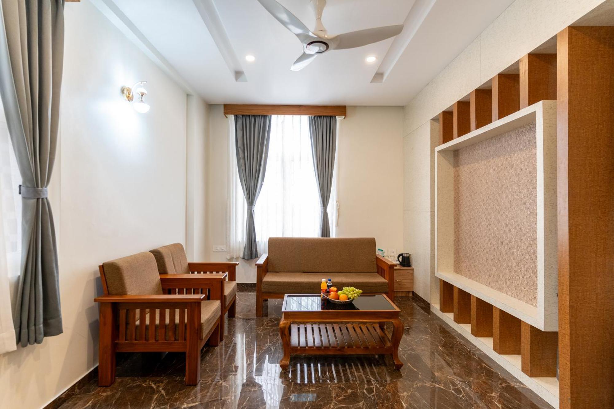 Sree Bharat Residency Alāndurai Exterior foto