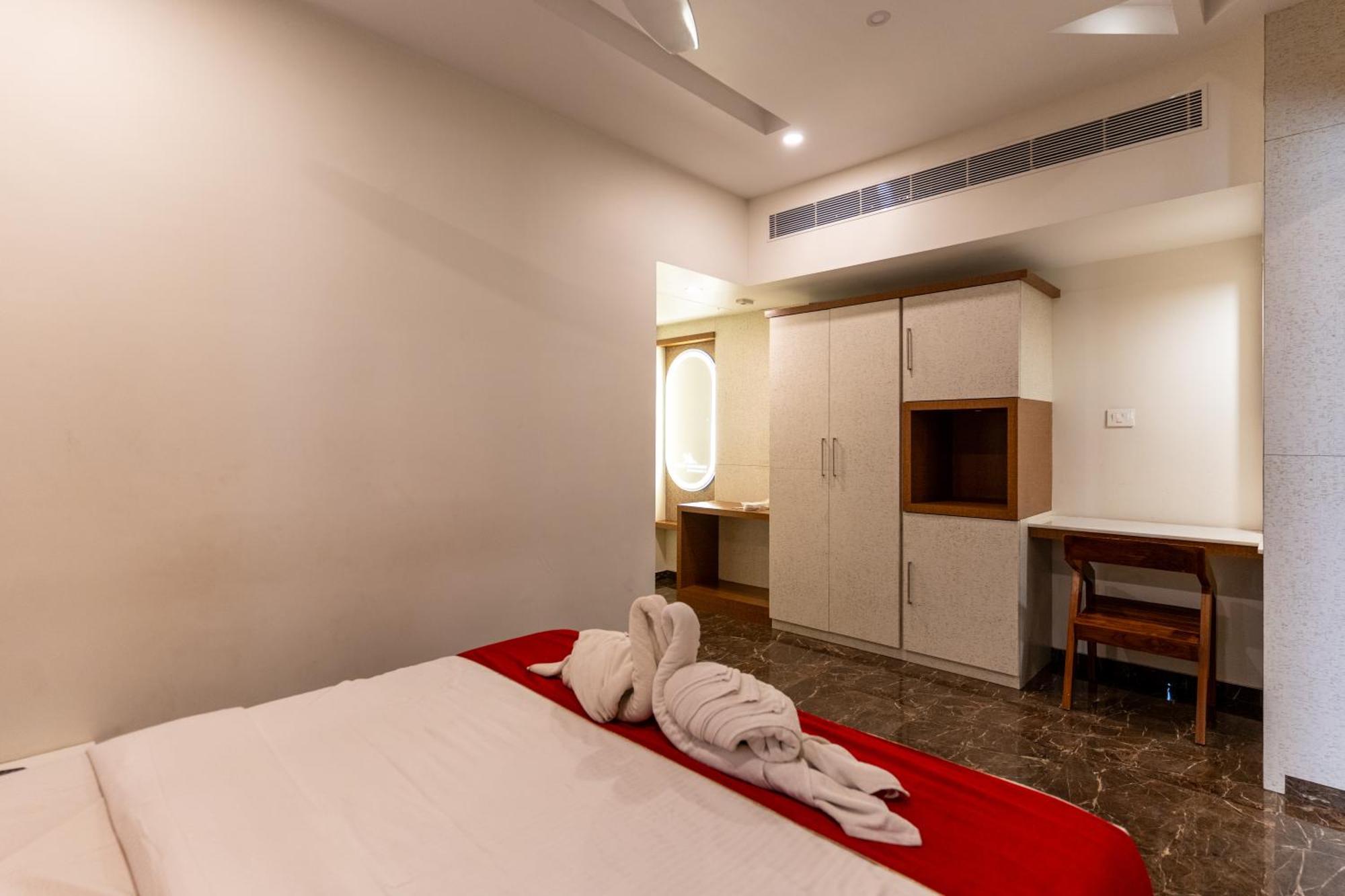 Sree Bharat Residency Alāndurai Exterior foto